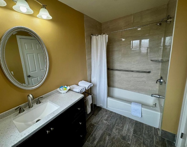Carmel Wayfarer Inn image 9