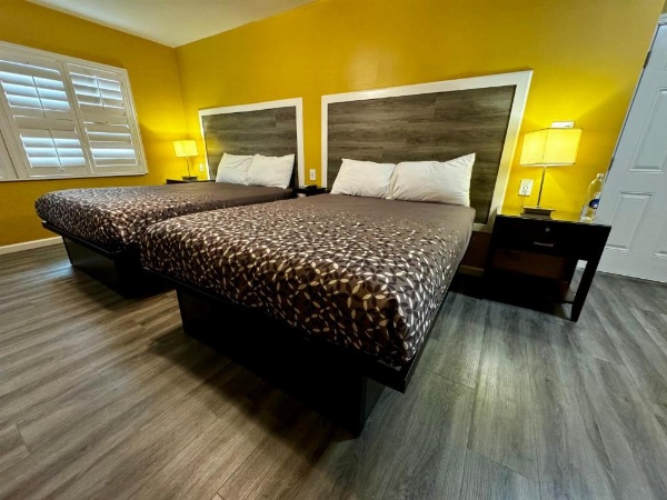 Carmel Wayfarer Inn image 13
